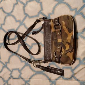 B Makowsky camo crossbody adjustable bag